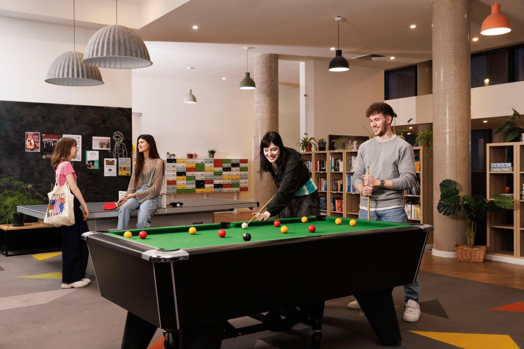 Unite Students - Salisbury Court Apartment Единбург Екстериор снимка